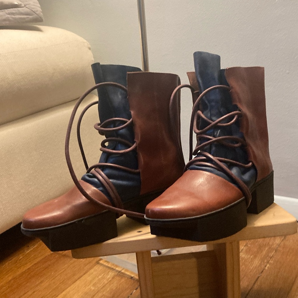 Two tone trippen boots